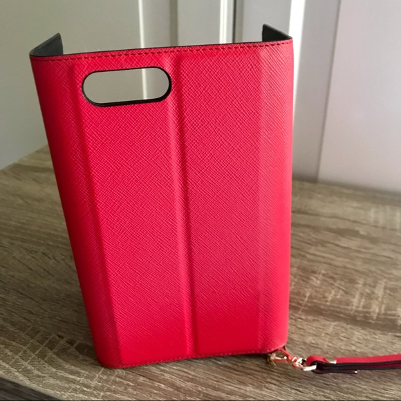 Kate Spade Scalloped Phone Case Wristlet - Picture 5 of 12